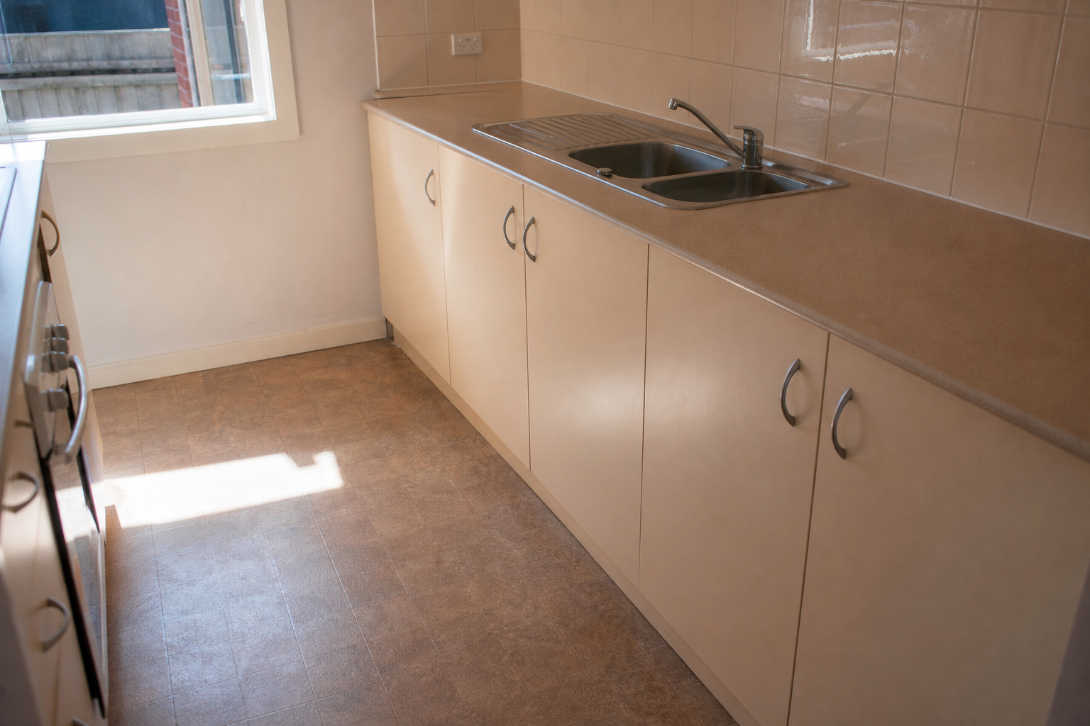 Professional cleaner preparing a Melbourne rental for end-of-lease inspection
