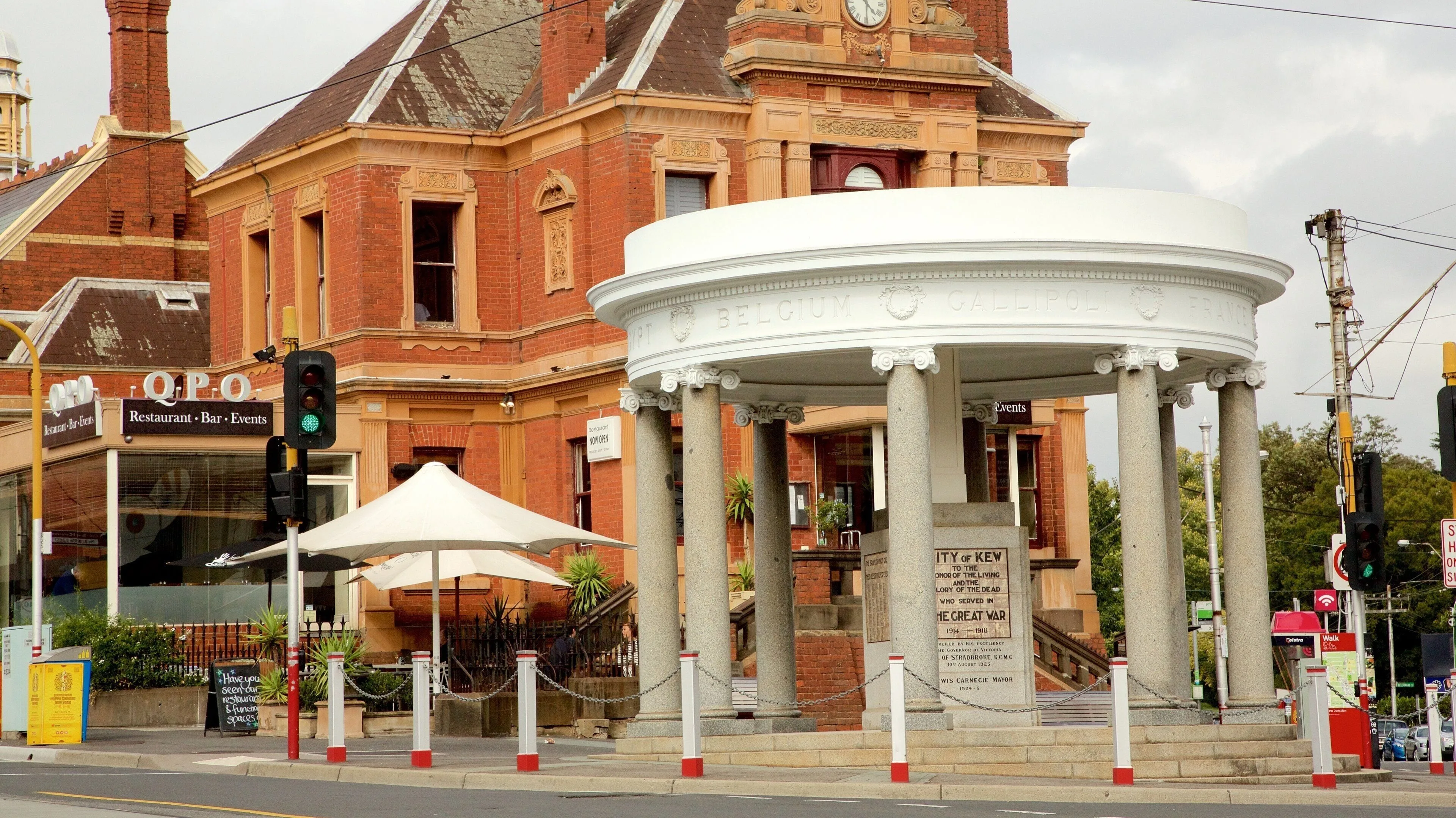 Kew local streetscape and landmark views